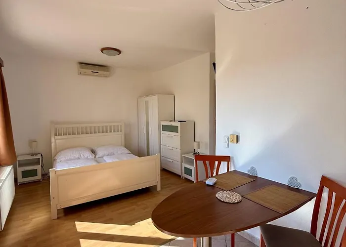 By Hellobalatonlelle Lägenhet